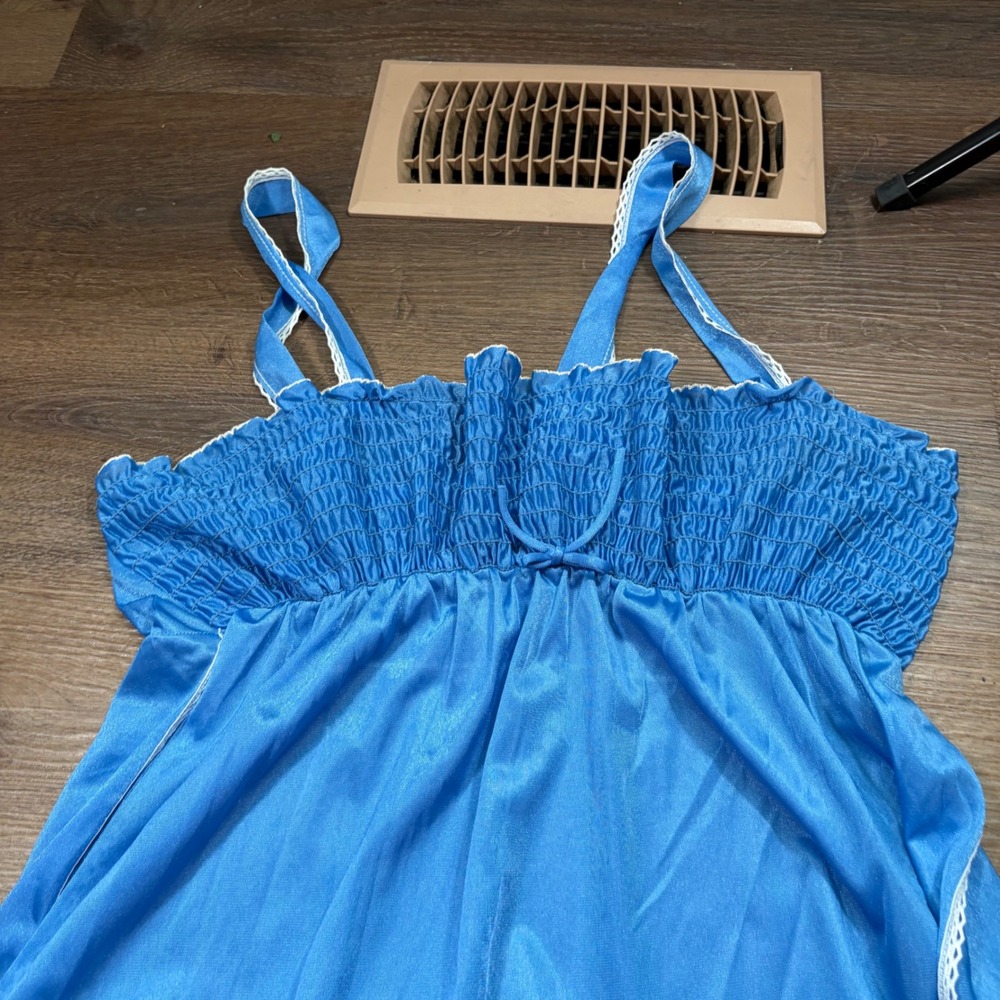 Vintage Spotlight Co Blue Nylon High Slit Nightgown Smocked Lace Trim USA Large - Picture 3 of 6